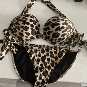 Victoria’s Secret bikini